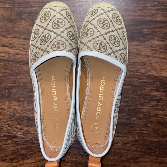 Tory Burch - Picture 2 of 5